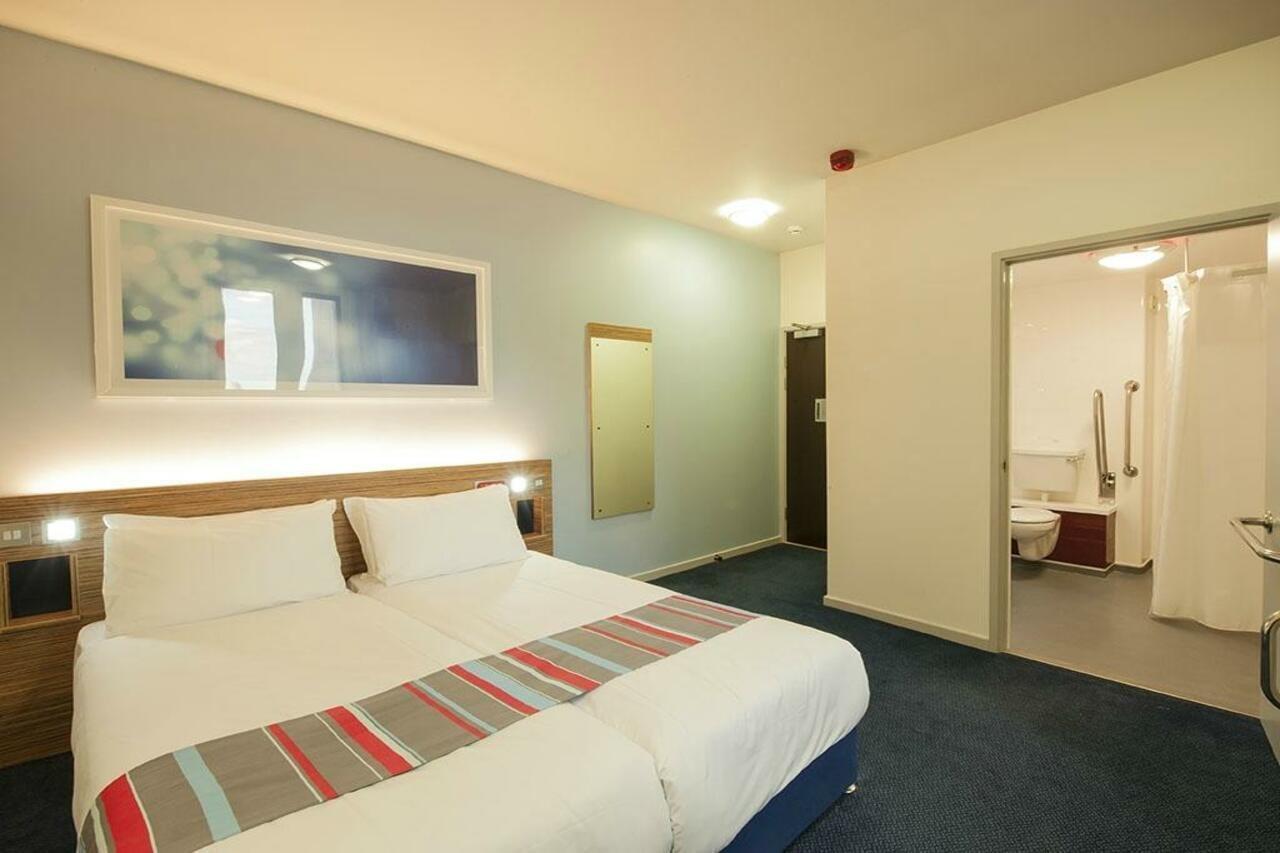 Travelodge London Covent Garden Экстерьер фото