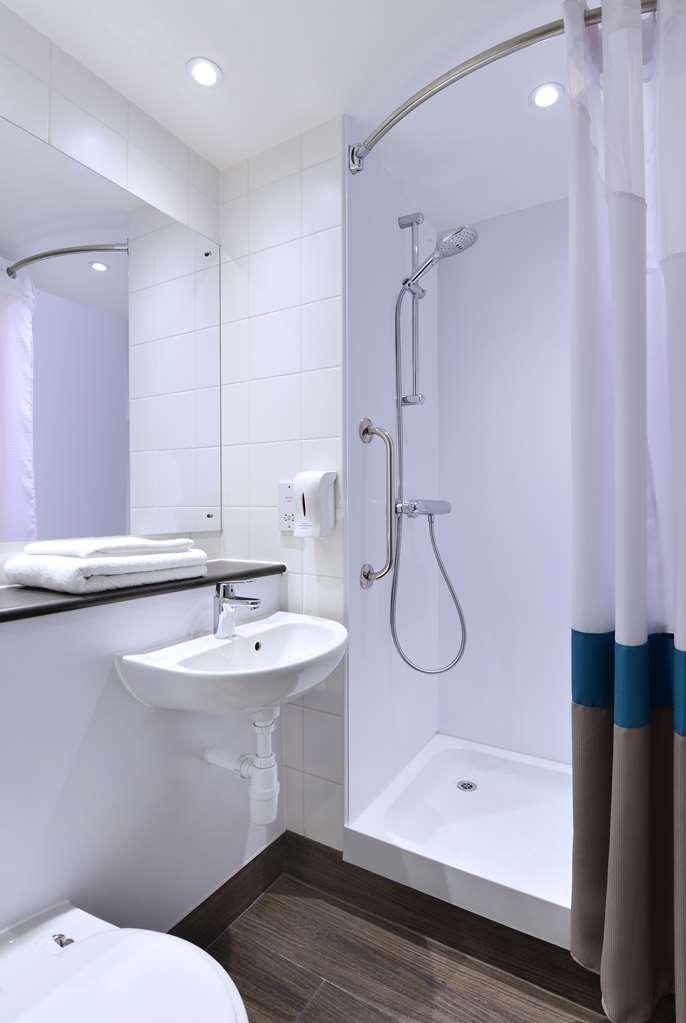 Travelodge London Covent Garden Экстерьер фото