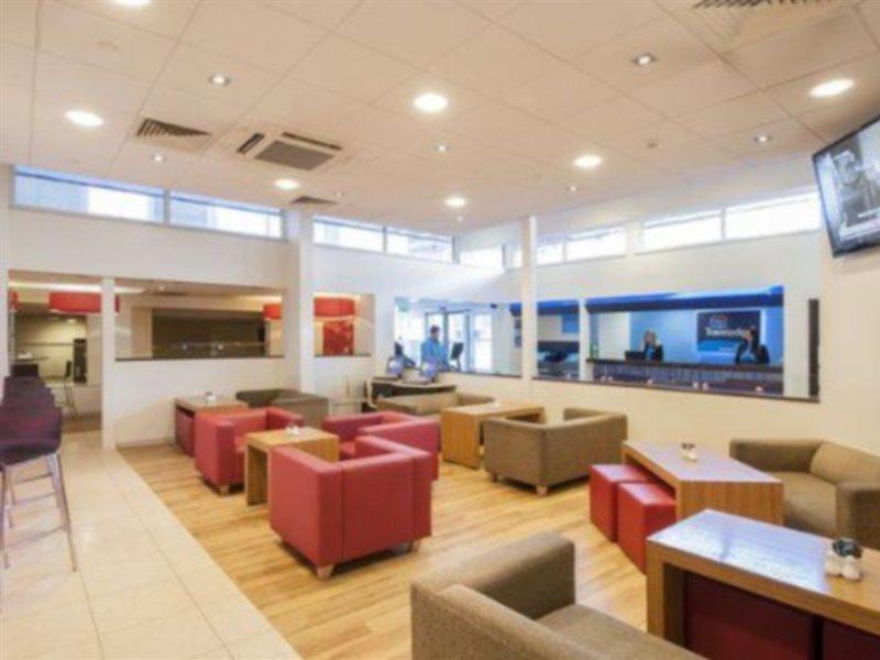 Travelodge London Covent Garden Экстерьер фото