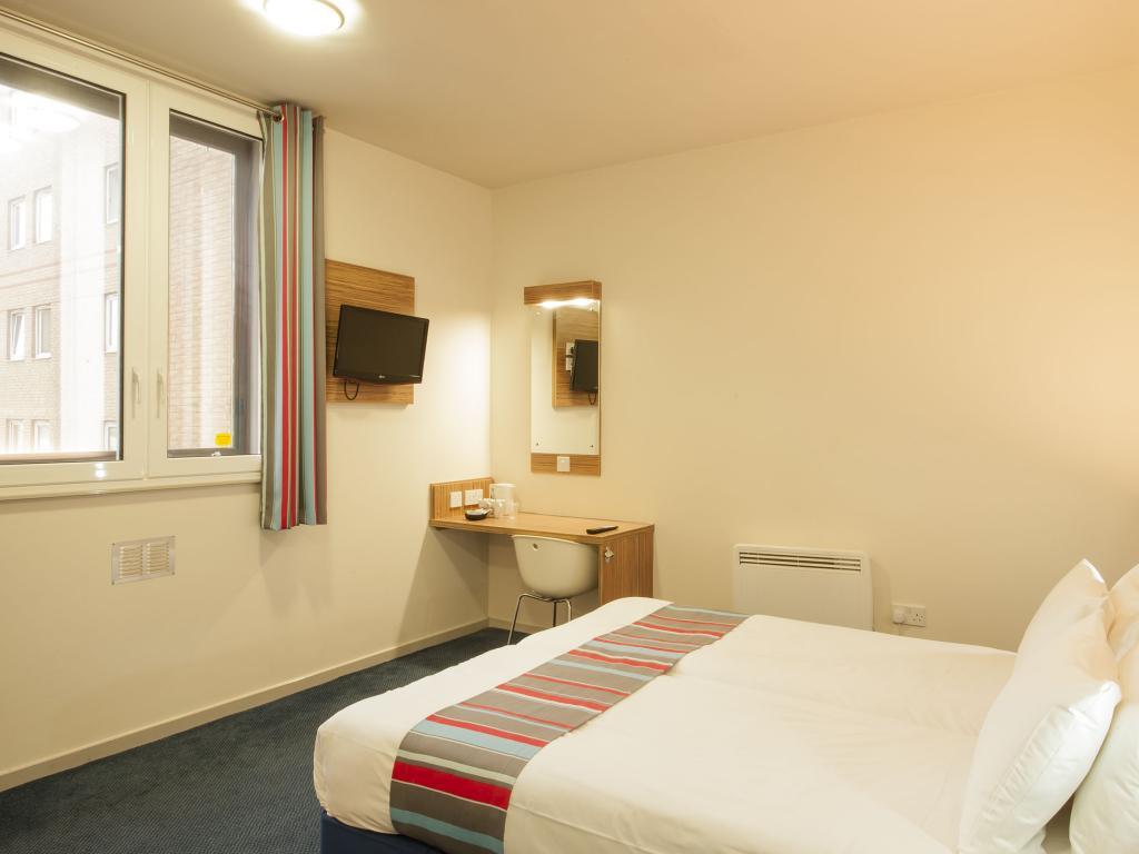 Travelodge London Covent Garden Экстерьер фото